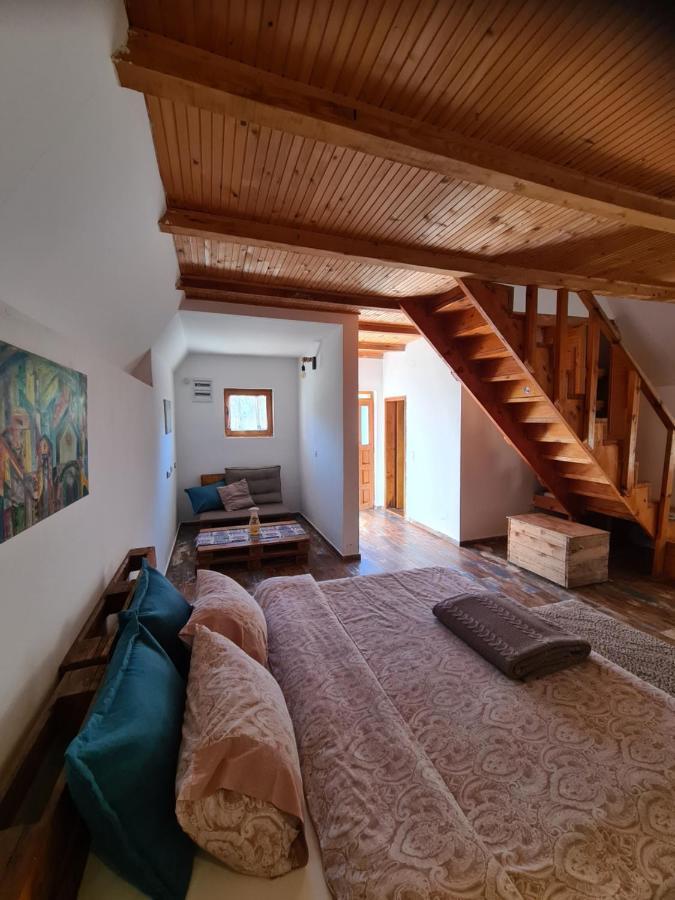 Eco Village Nevidio Poscenje Camera foto